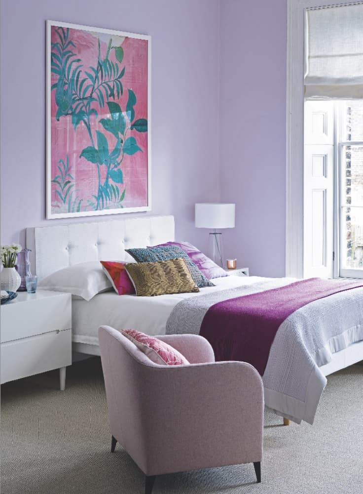 Kombinasi Warna Lilac dan Putih Membuat Kamar Terlihat Mewah dan Berkelas